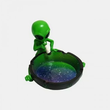 Cendriers originaux alien fumant