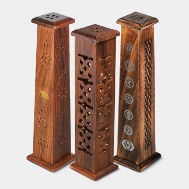Tour porte-encens en bois