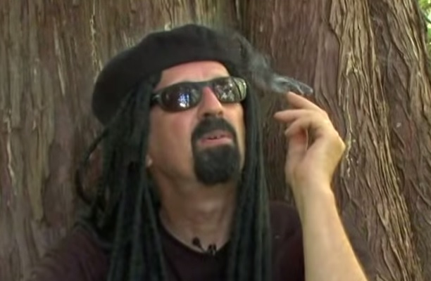 Le livre de Jorge Cervantes: La bible du cultivateur photo de Jorge Cervantes en plein test le livre de jorge cervantes: La bible du cultivateur