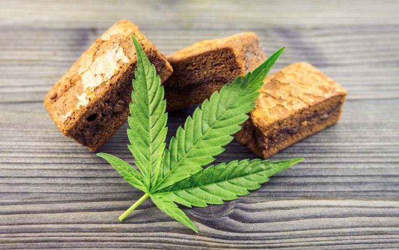 Brownie au cannabis miniature