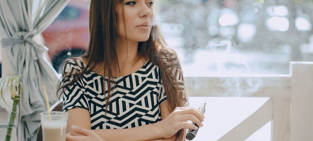 Vapoter dans le train et dans les lieux publics