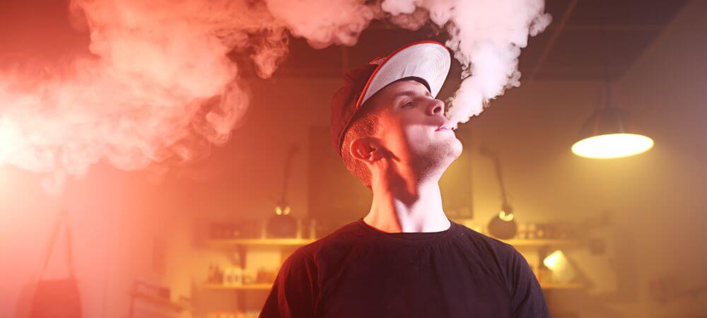 Faut-il avaler la fumée de la cigarette électronique